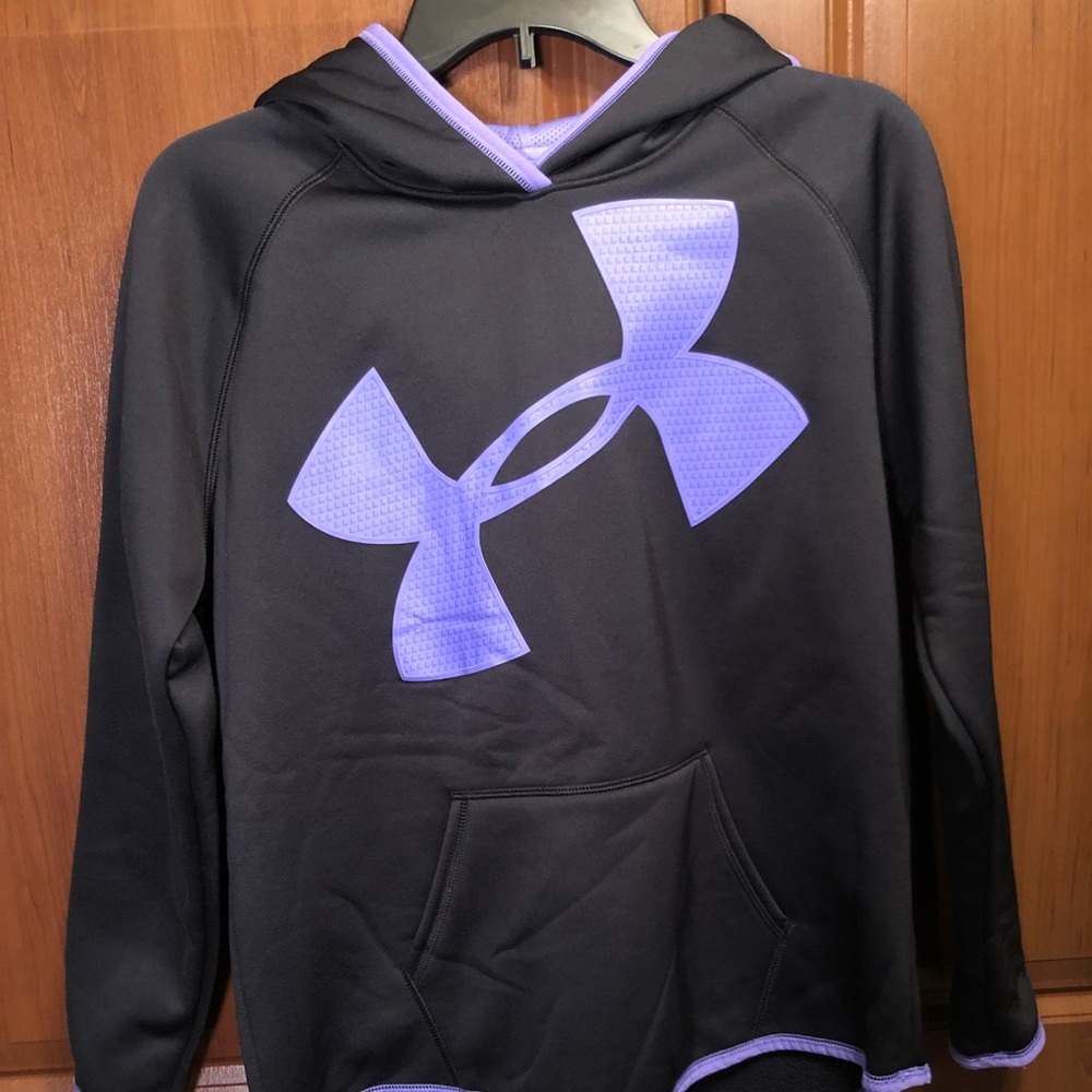 Under Armour sweatshirt